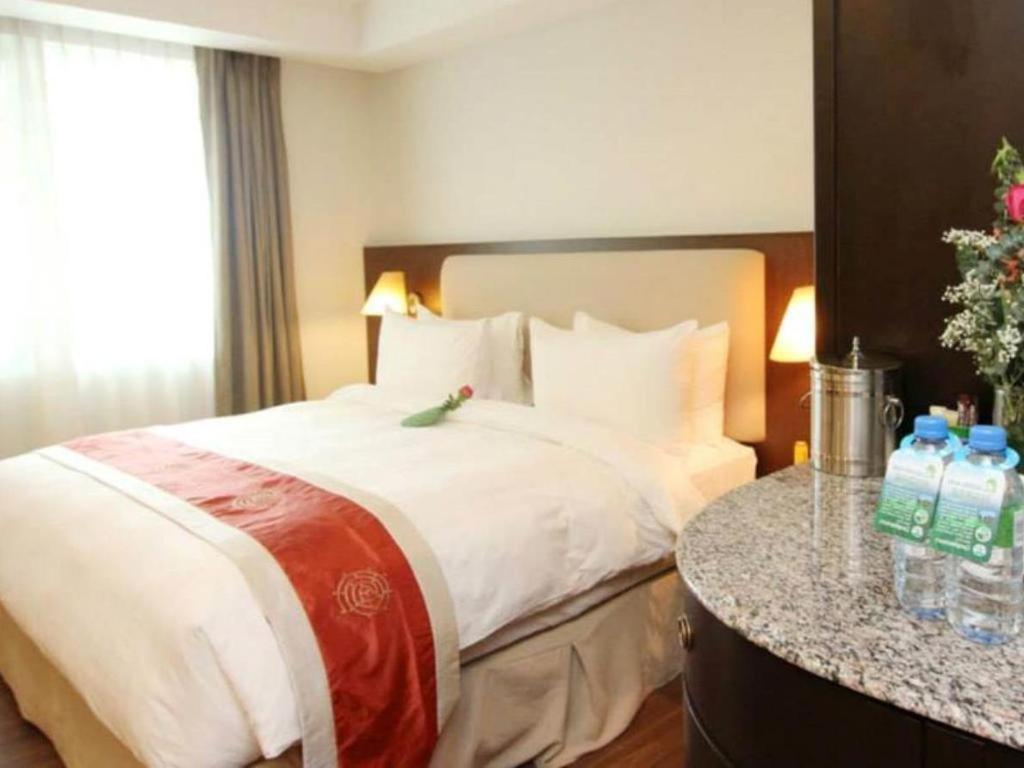 Plaza Sutera Biru Hotel Kuala Belait Extérieur photo