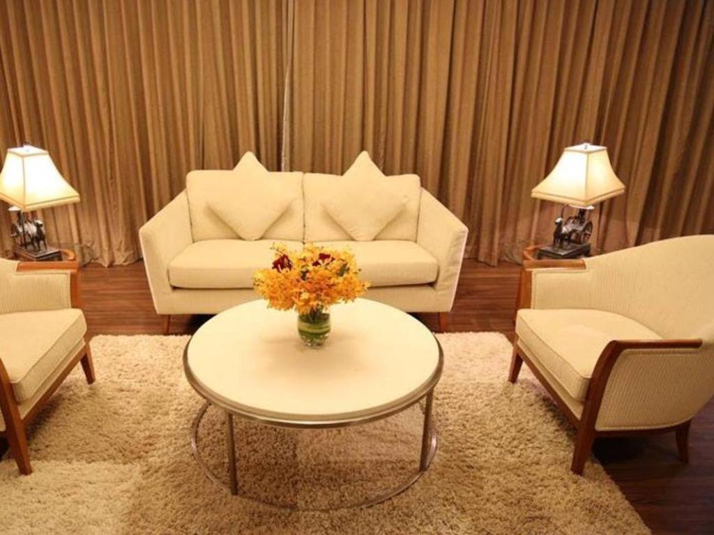 Plaza Sutera Biru Hotel Kuala Belait Extérieur photo