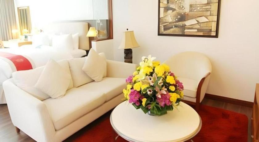 Plaza Sutera Biru Hotel Kuala Belait Extérieur photo
