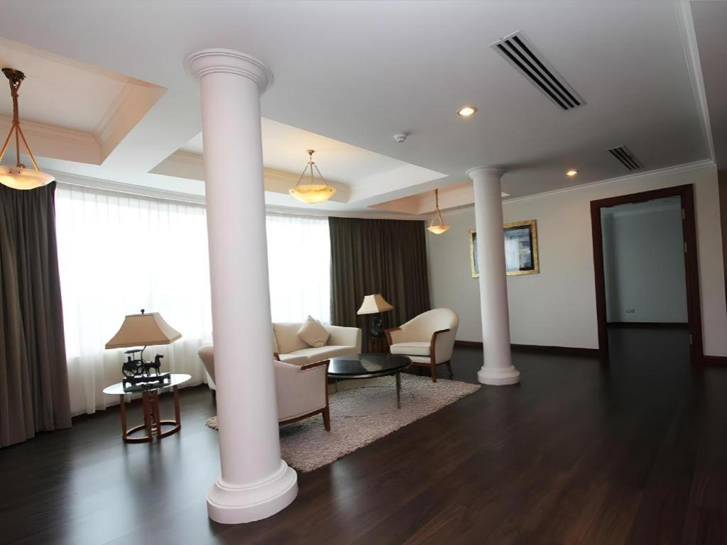 Plaza Sutera Biru Hotel Kuala Belait Extérieur photo